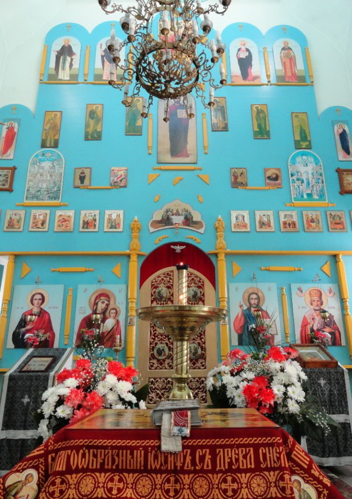 Centralnyy-altar-Kazanskoy-ikony-Bozhiey-Materi.